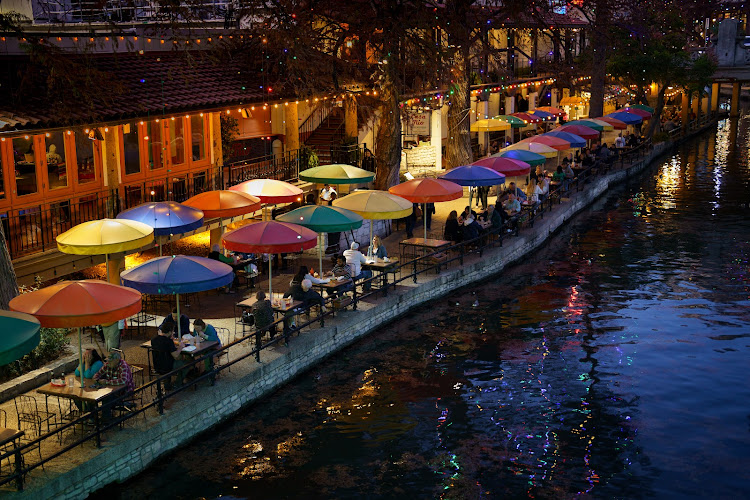 restaurantes en riverwalk en San Antonio